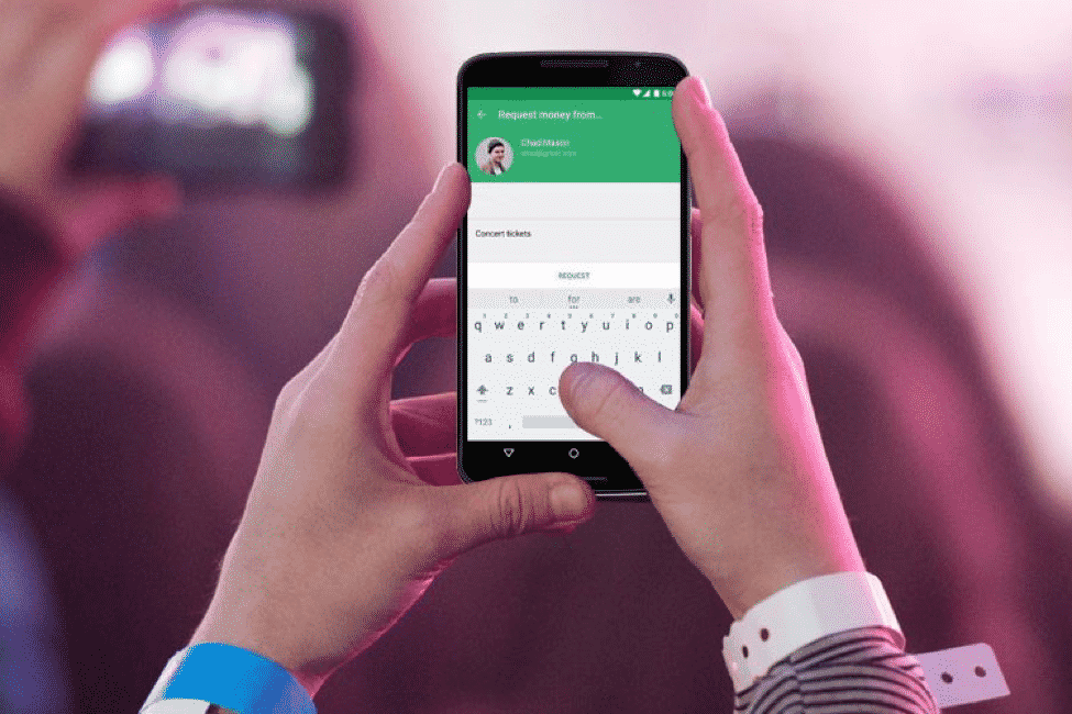 Иллюстрация: скрытое чтение сообщений