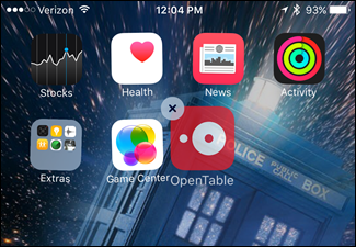 Перетаскивание значка приложения поверх другого для создания папки