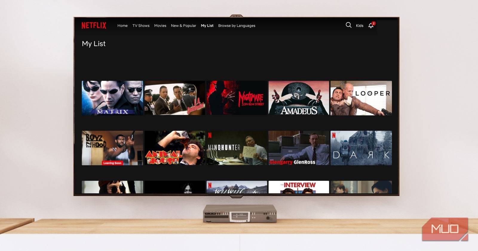 Список просмотра Netflix на умном телевизоре.