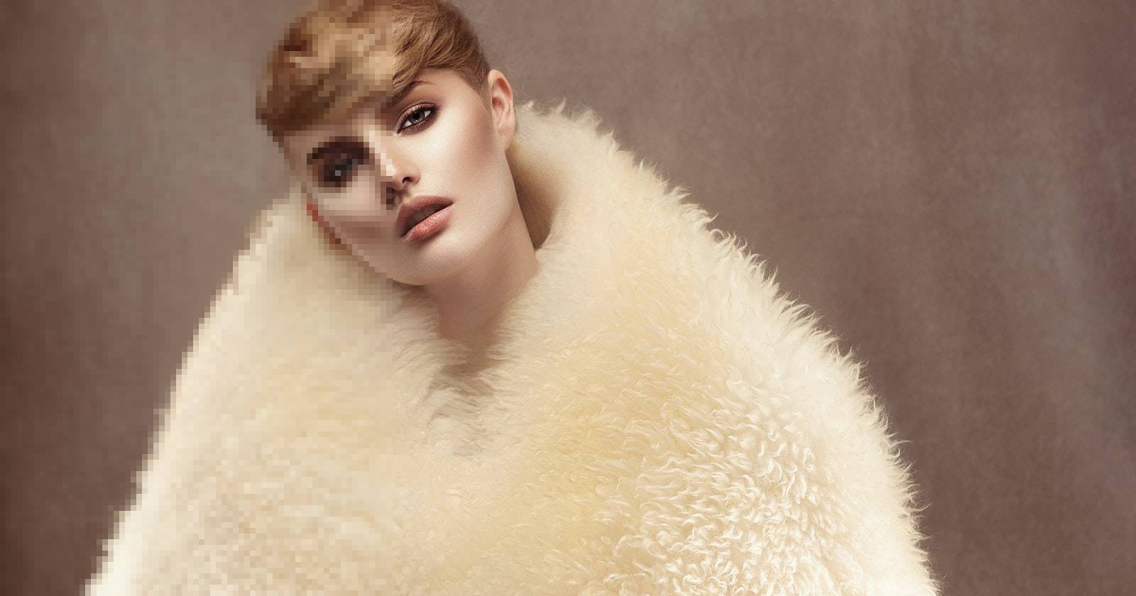 Портрет женщины в объёмном пуховом одеянии