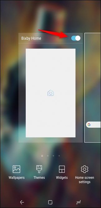 Экран домашнего экрана Samsung с опцией Bixby Home влево