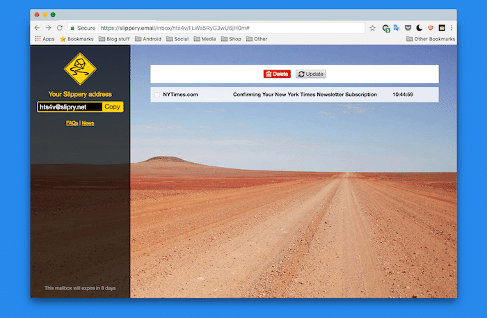 Демонстрация Slippery Email: простое окно с временным адресом и кнопкой копирования