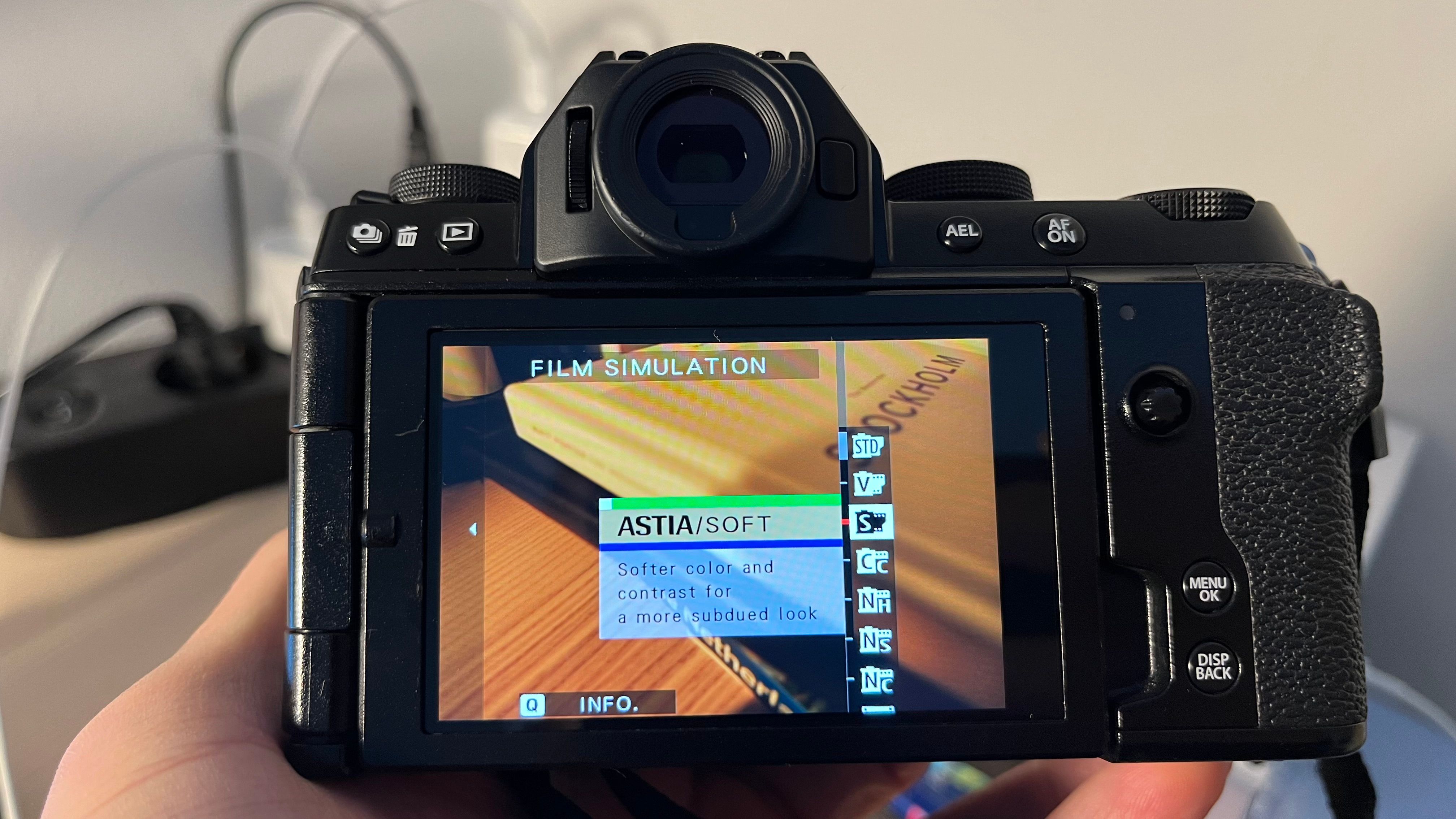 Смена профиля камеры и симуляции плёнки