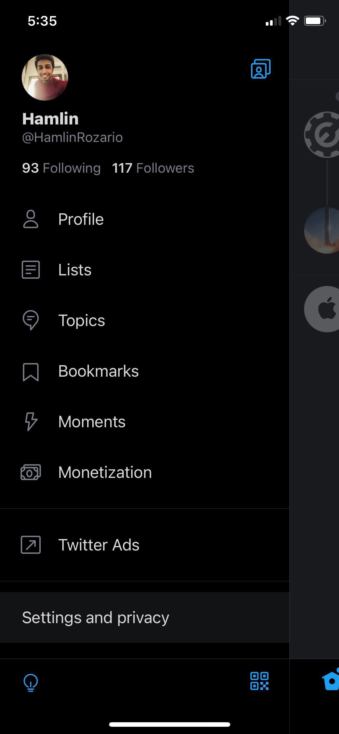 Пункт «Настройки и конфиденциальность» в мобильном приложении Twitter