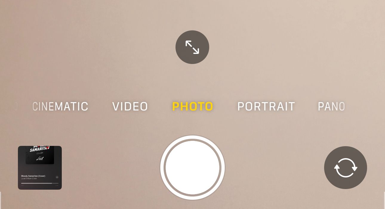 Кнопка для расширения поля зрения фронтальной камеры iPhone