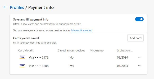 Список сохранённых кредитных карт в Microsoft Edge.