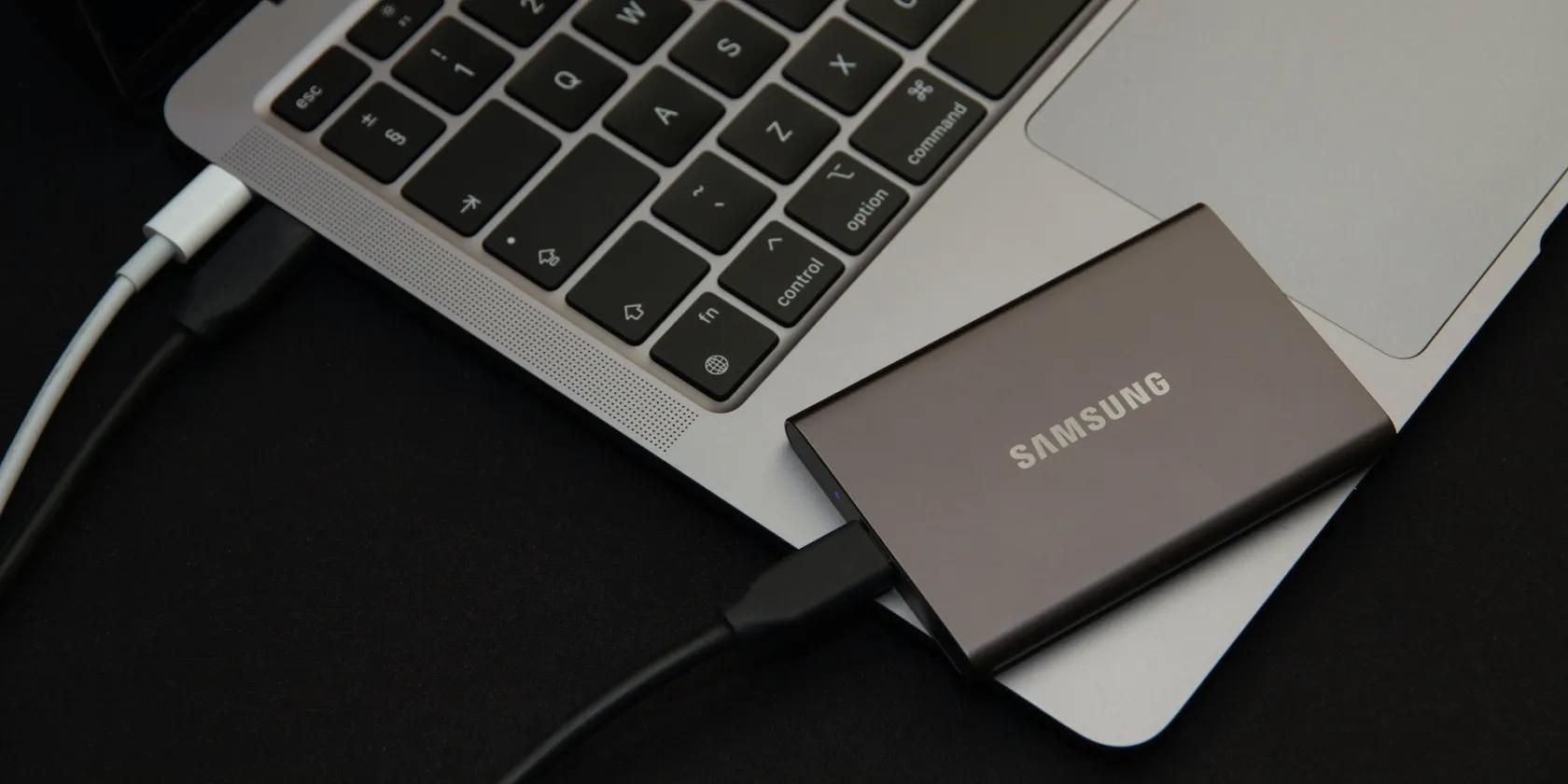 SSD подключён к ноутбуку Mac