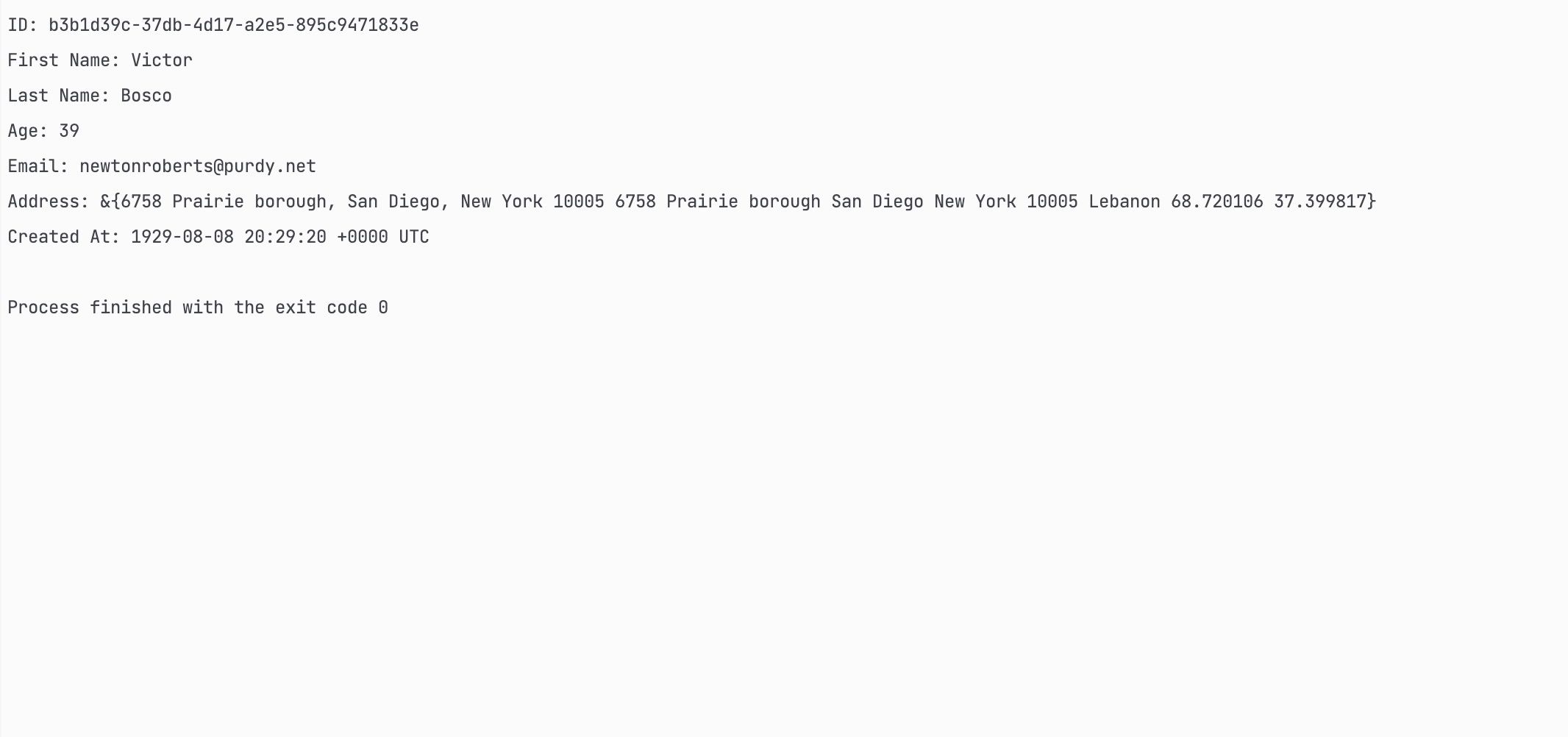 Результат вывода данных структуры с Gofakeit.