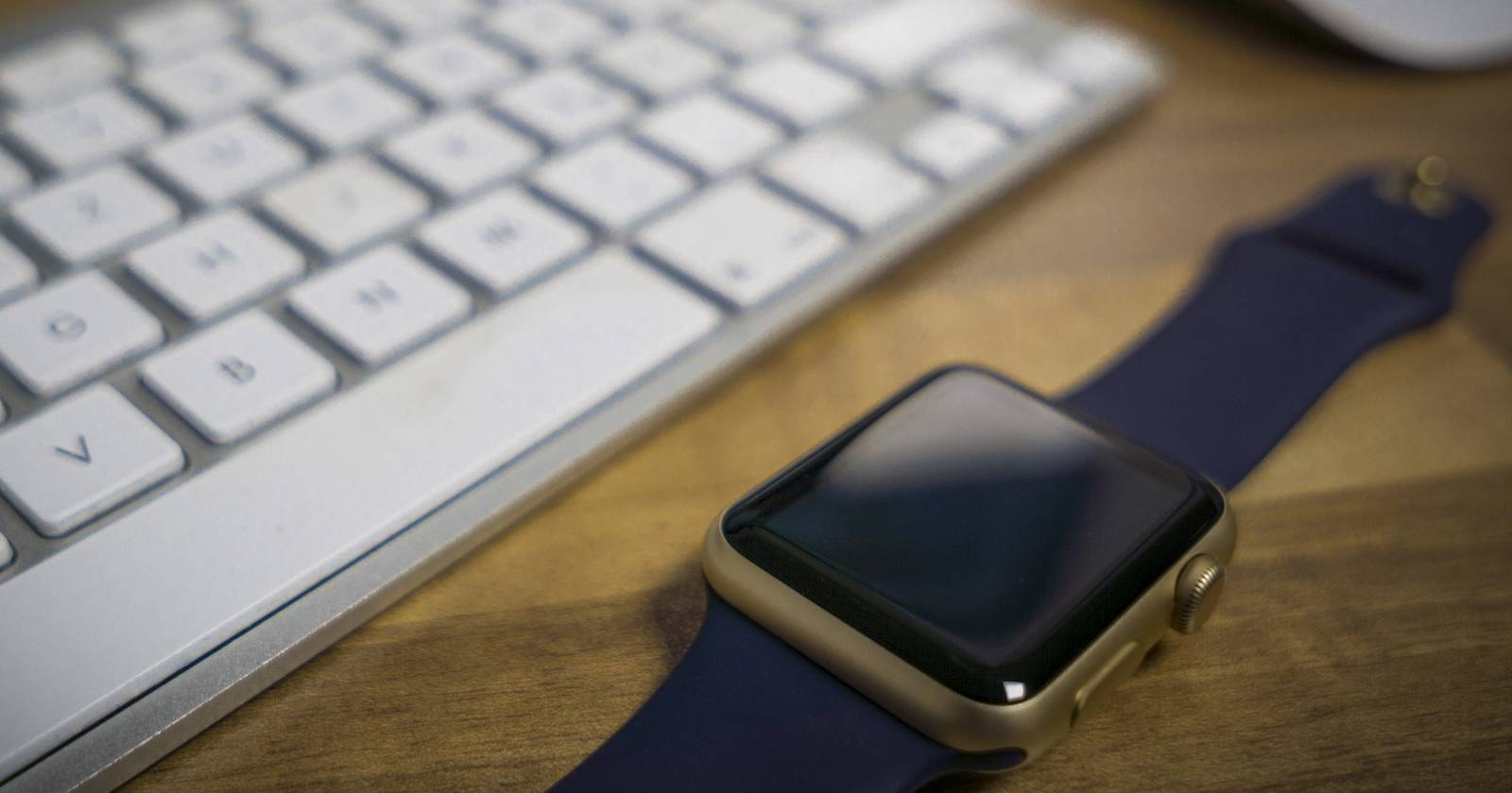 Apple Watch рядом с MacBook — уведомление о разблокировке