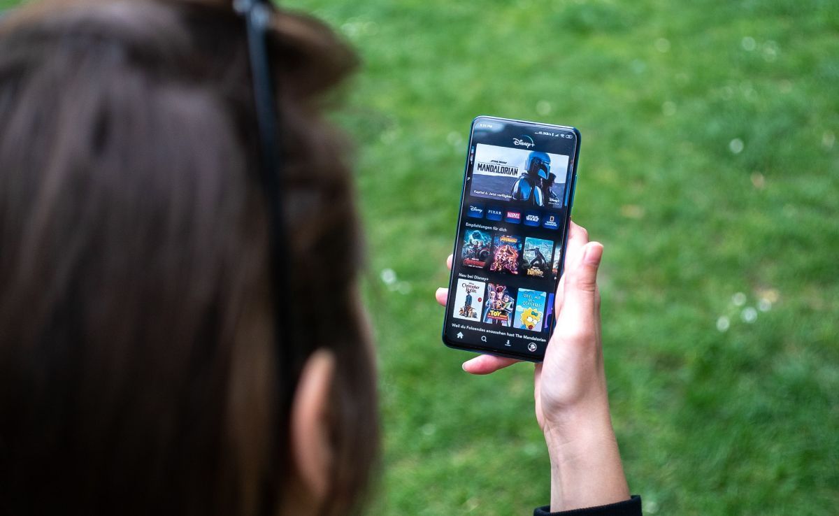 Требовать пароль для профилей в Disney+