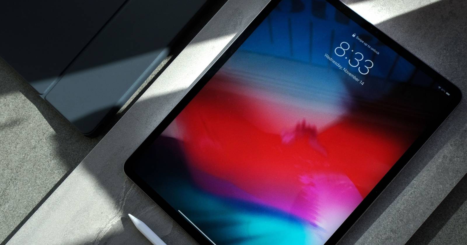 ipad на столе