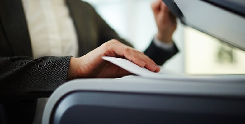 Фотография бумажного эскиза на столе