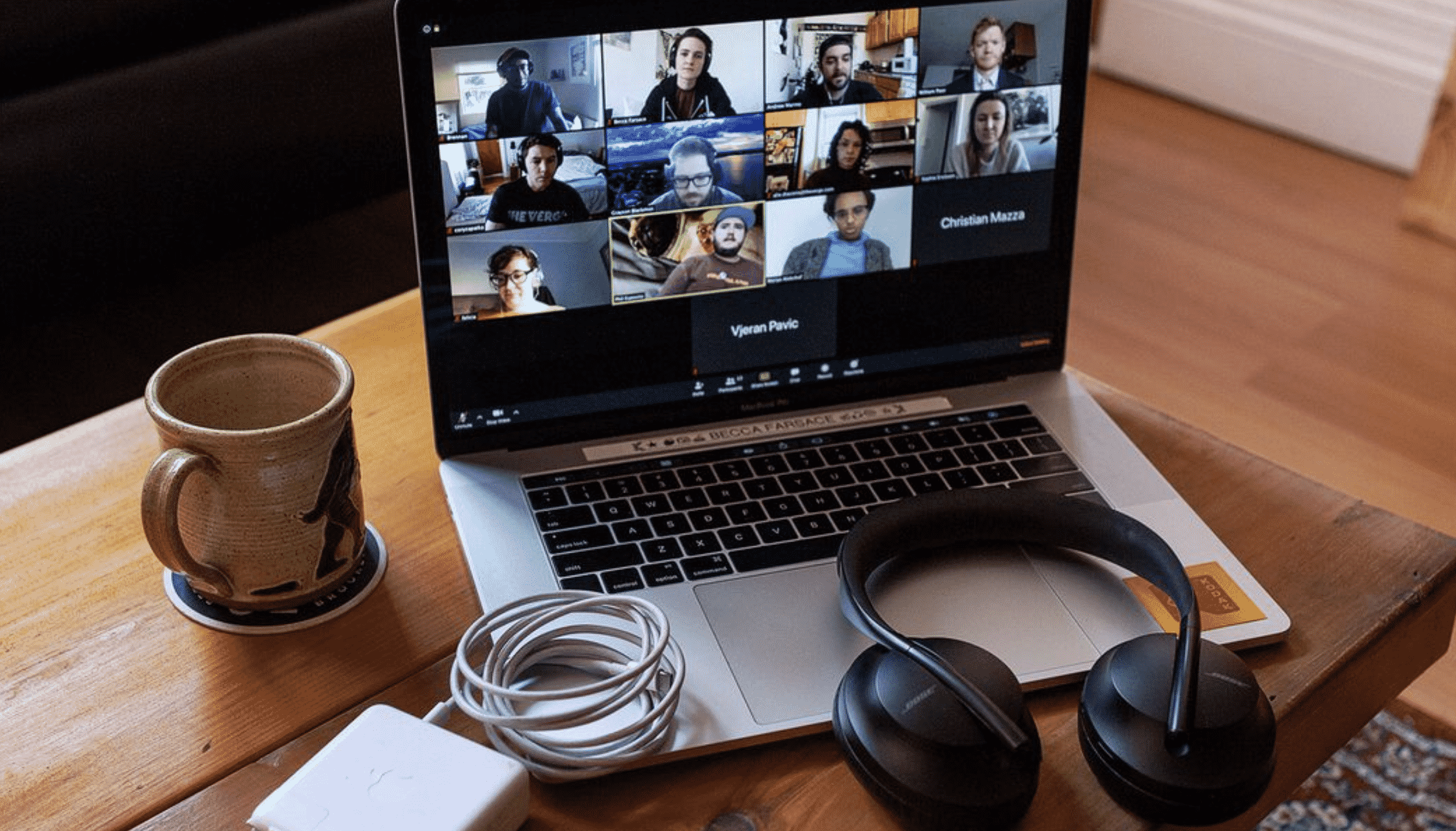 Примеры рисков при фейковых встречах: защита данных и конфиденциальность