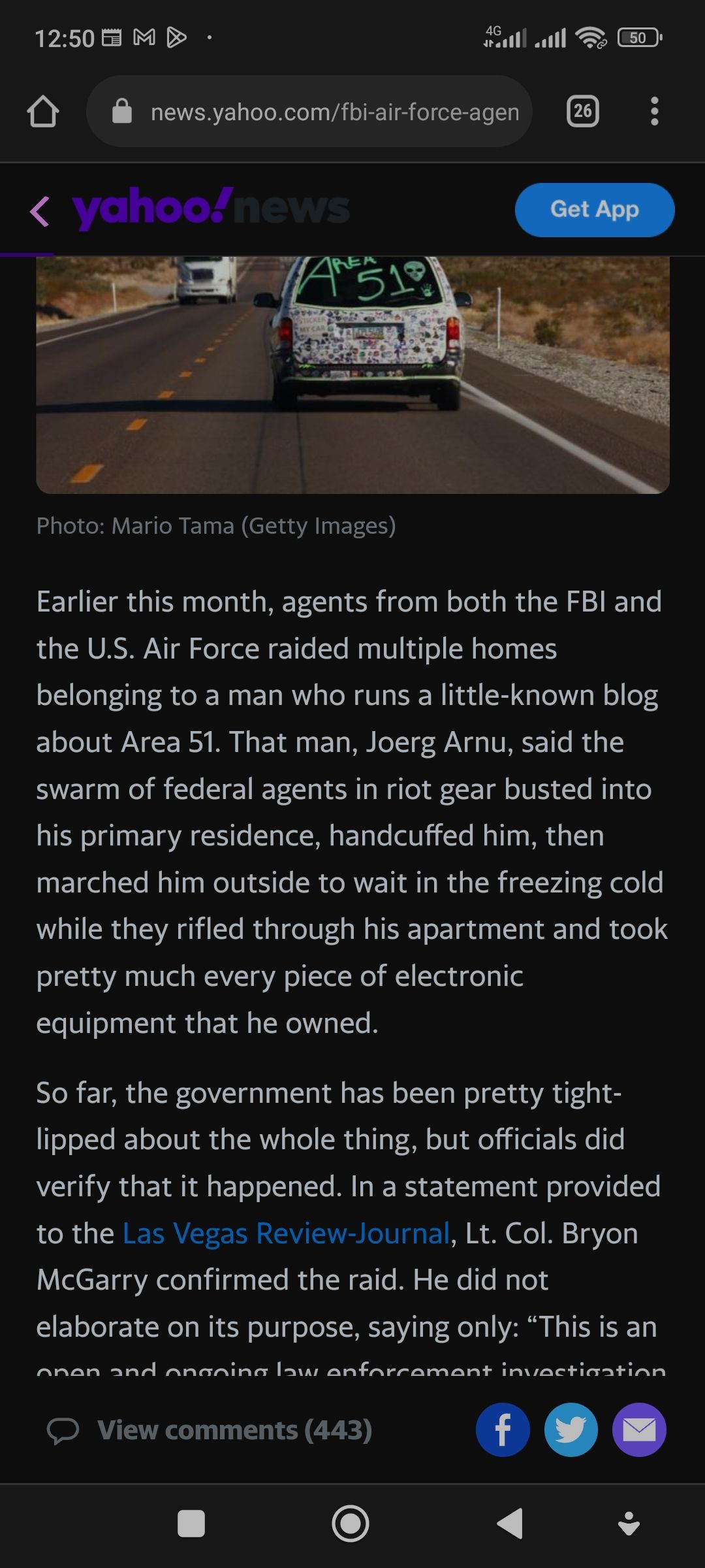 Yahoo news webpage on Chrome's forced dark mode