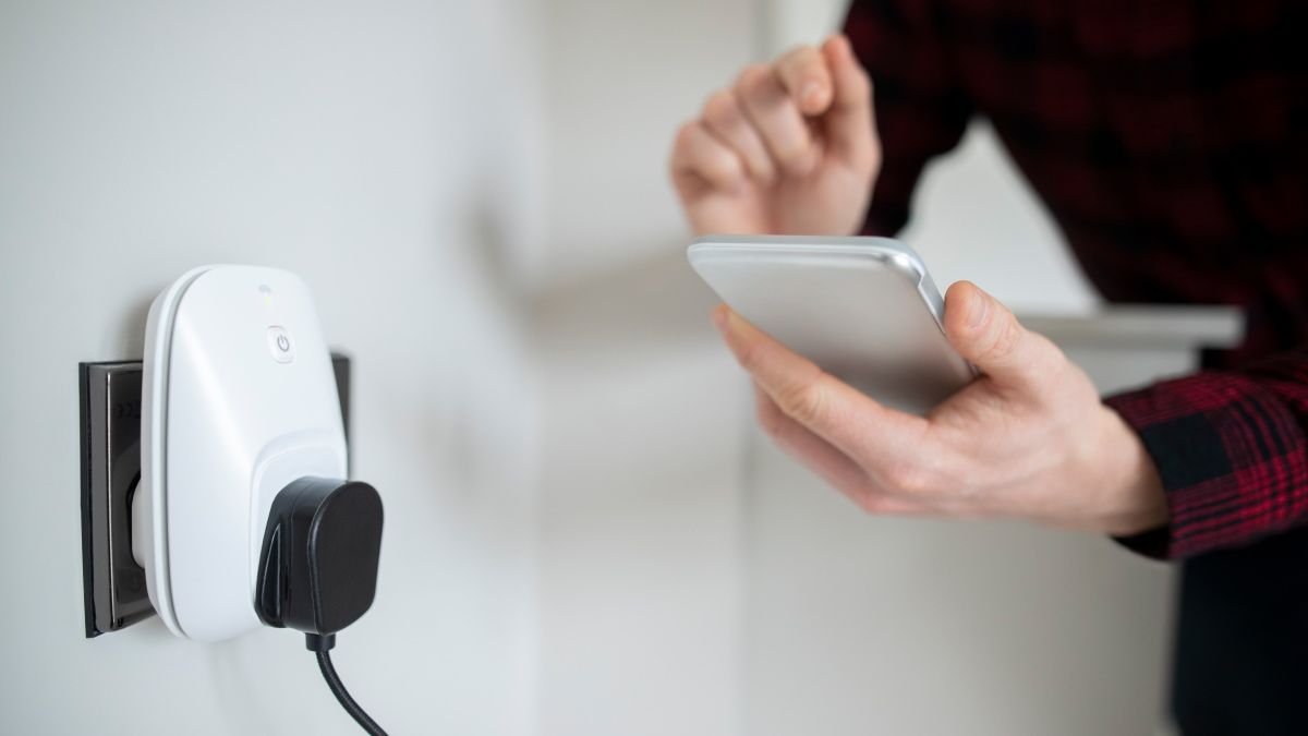 Запланировать умную розетку через Alexa