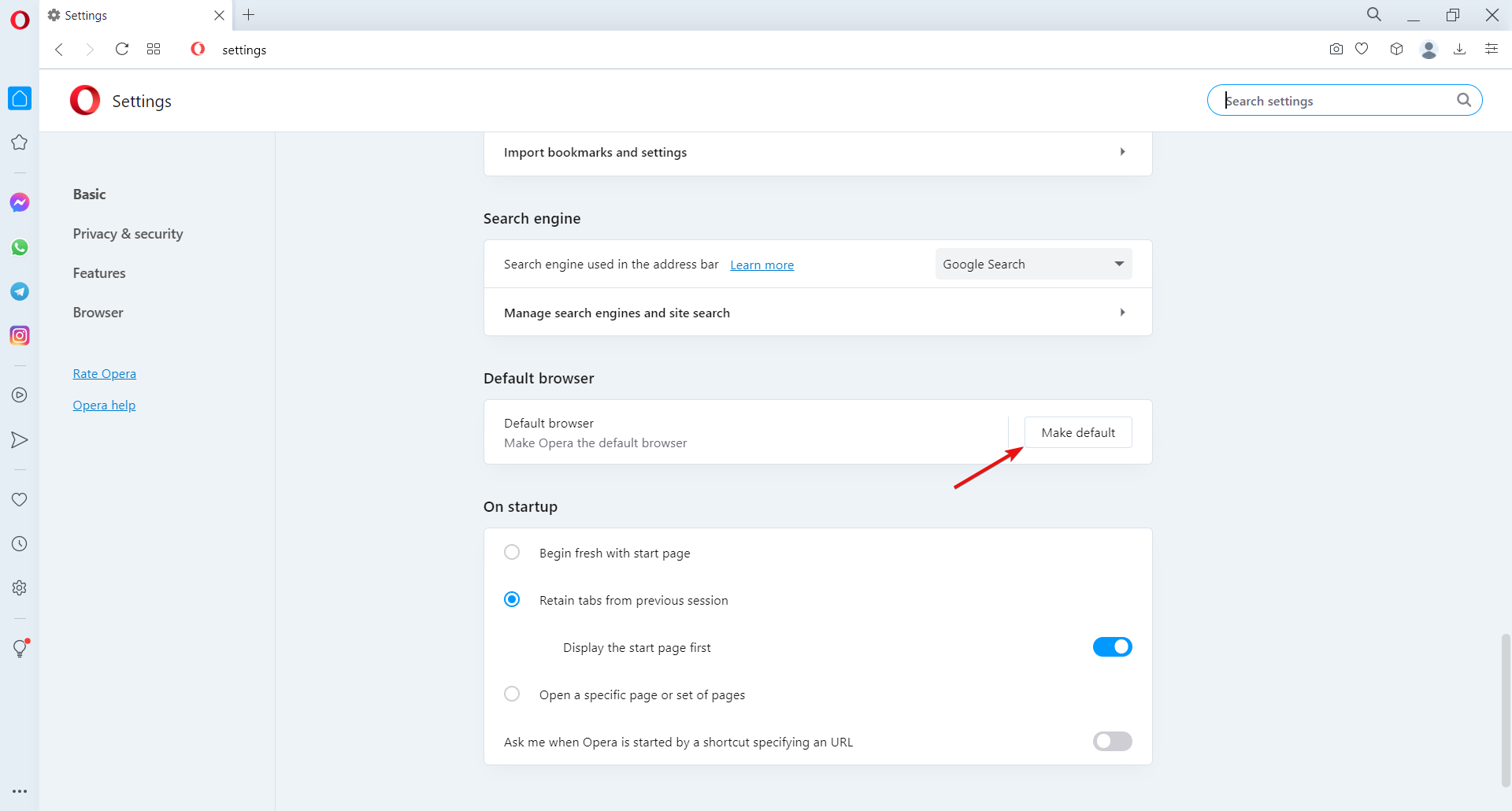 Параметр Default browser в настройках Opera на Chromebook.