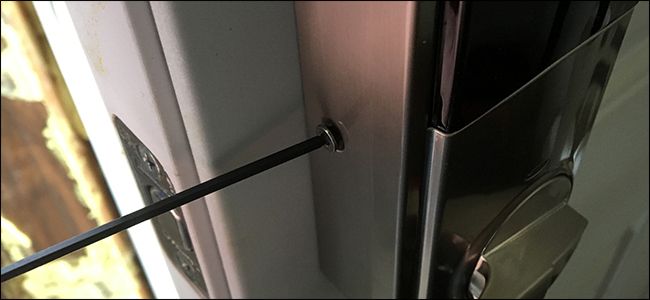 Крышка механизма закреплена шестигранными винтами