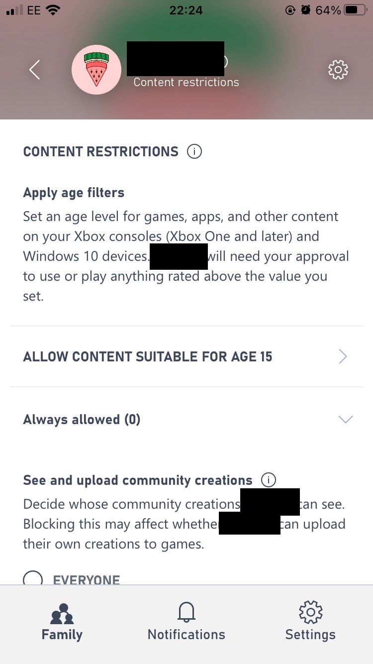 Страница Content Restrictions в приложении Xbox Family Settings на iOS с параметрами возрастного рейтинга