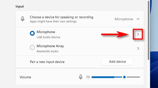 Нажмите стрелку рядом с микрофоном, который хотите протестировать
