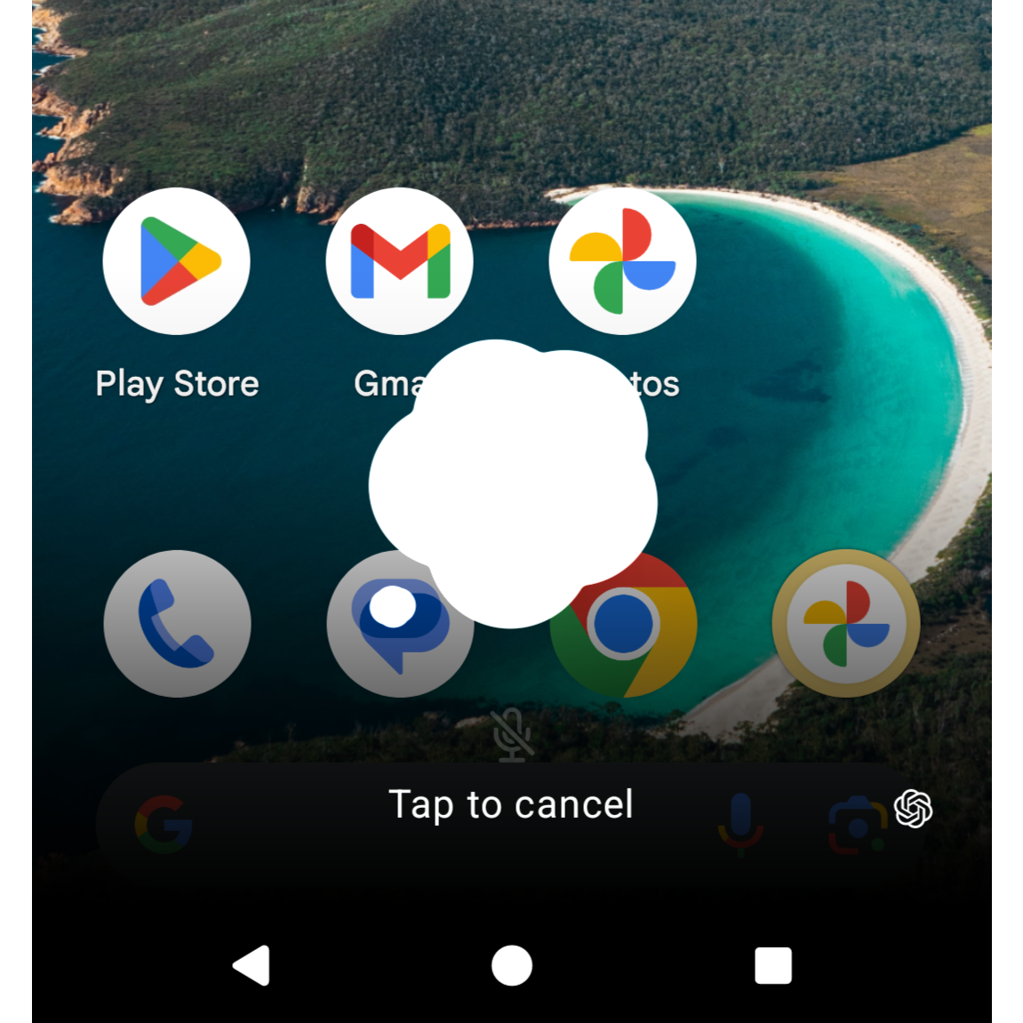 Голосовой ассистент ChatGPT обрабатывает запрос; виден значок в виде мыслительного пузыря.