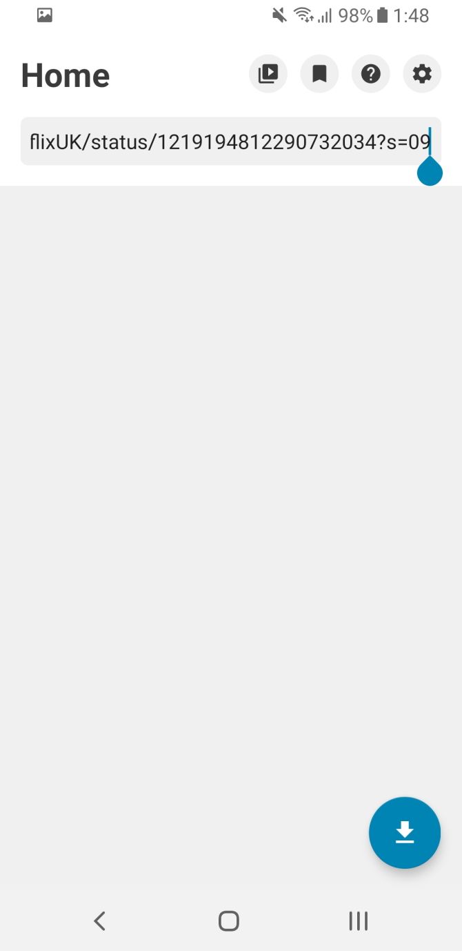 Приложение вставляет URL твита в поле загрузчика