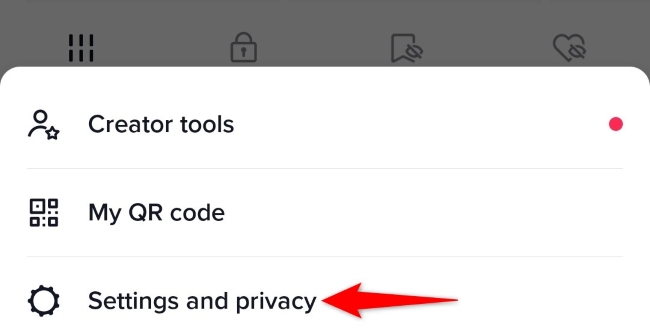 Выберите «Настройки и конфиденциальность» в меню.