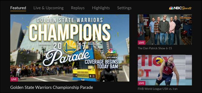 Человек смотрит стрим на ноутбуке