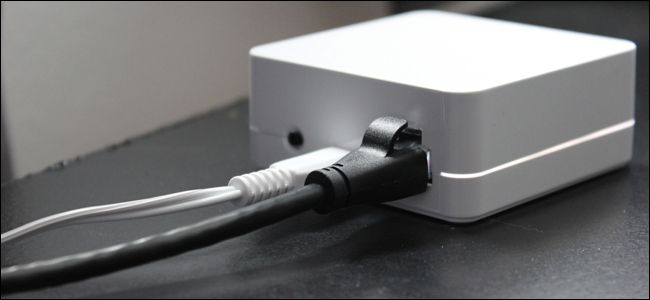 Хаб Lutron подключен к роутеру, индикаторы состояния горят