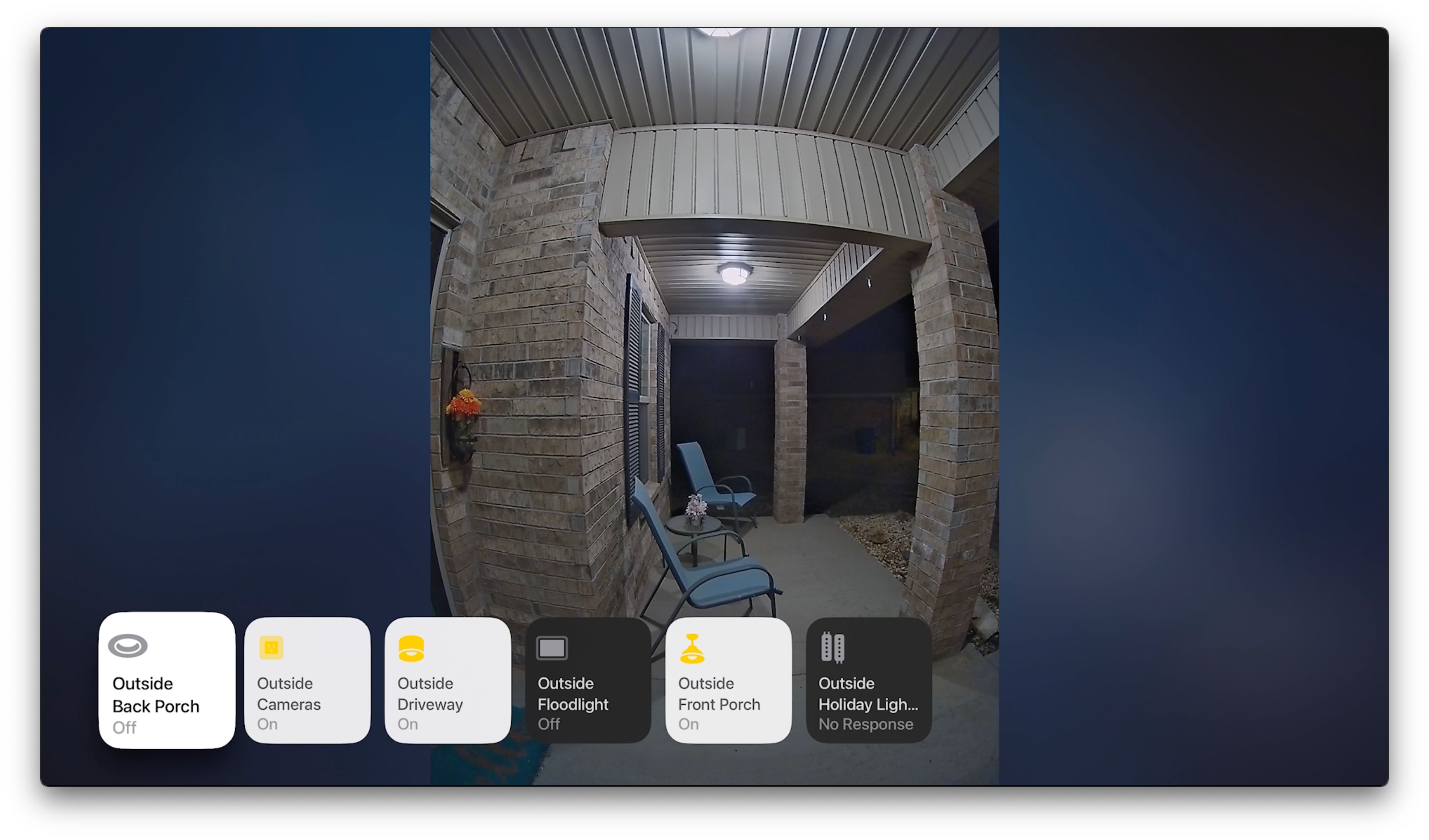 Управление аксессуарами HomeKit через экран живого просмотра камеры на Apple TV.