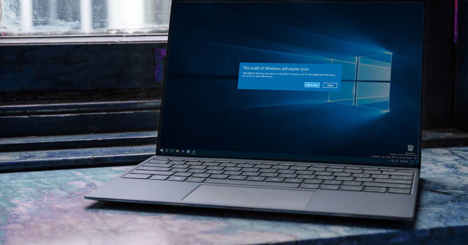 Сообщение об истечении срока действия сборки Windows Insider на экране