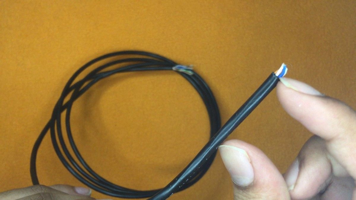 Ethernet cable end with shielding