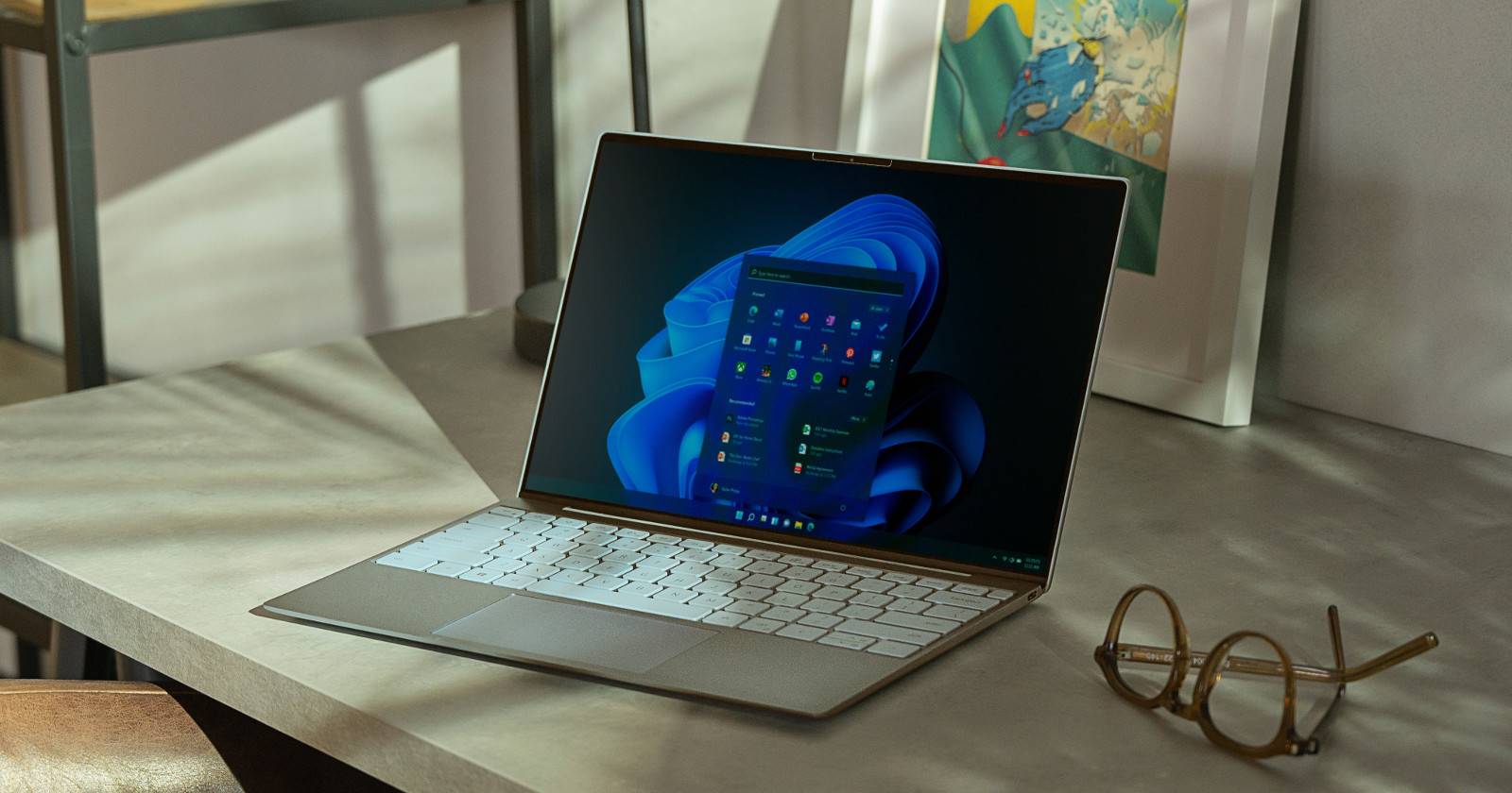 Ноутбук с Windows 11 и открытым CCleaner