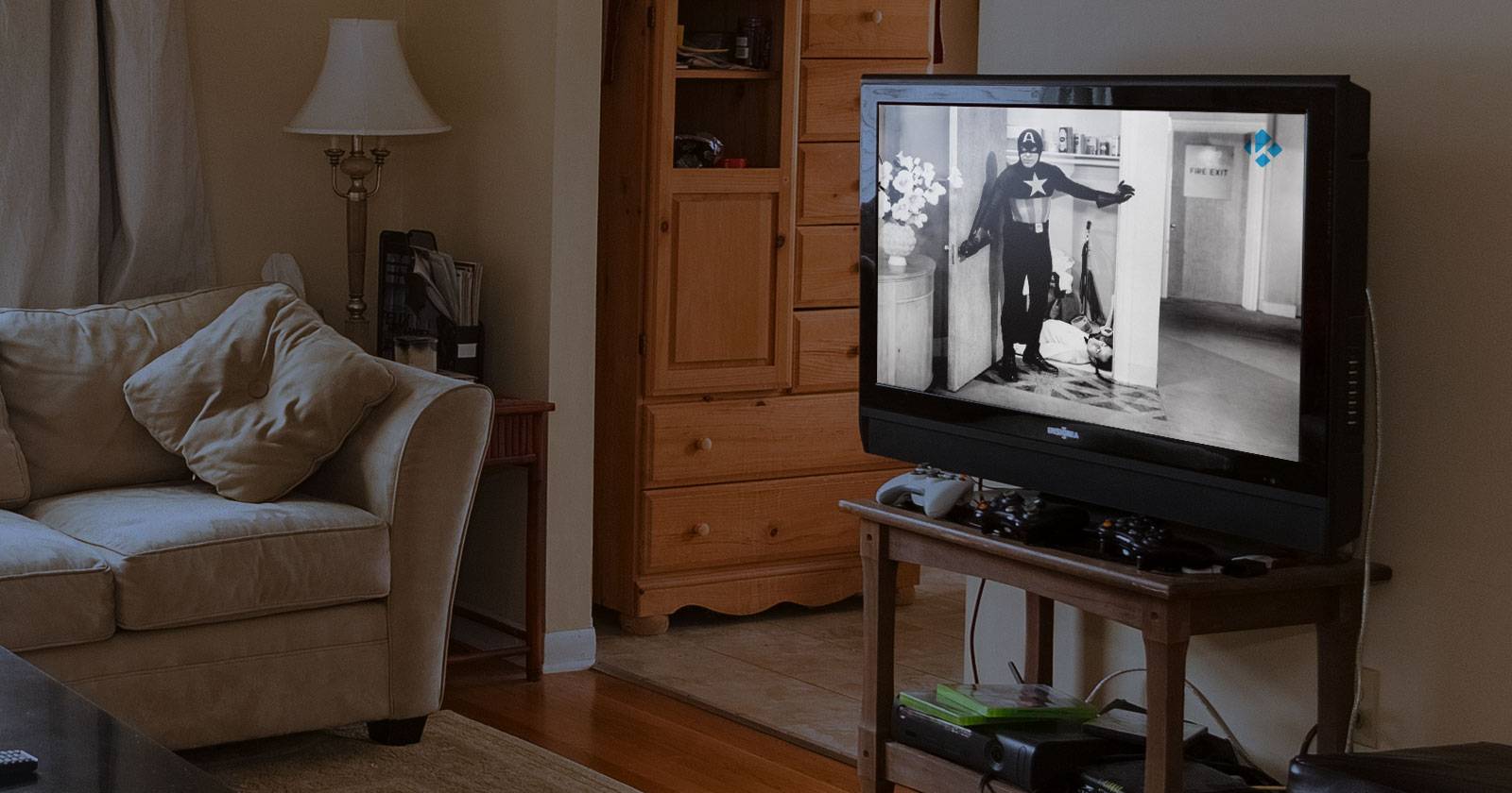 Старый фильм на экране — классика для просмотра в Kodi