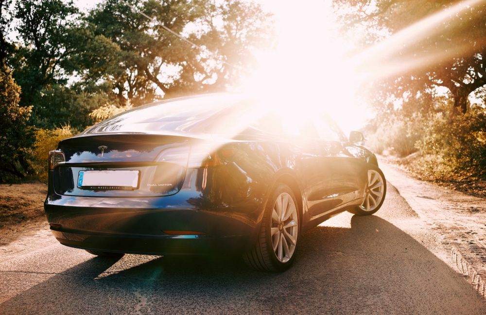 Tesla на солнце