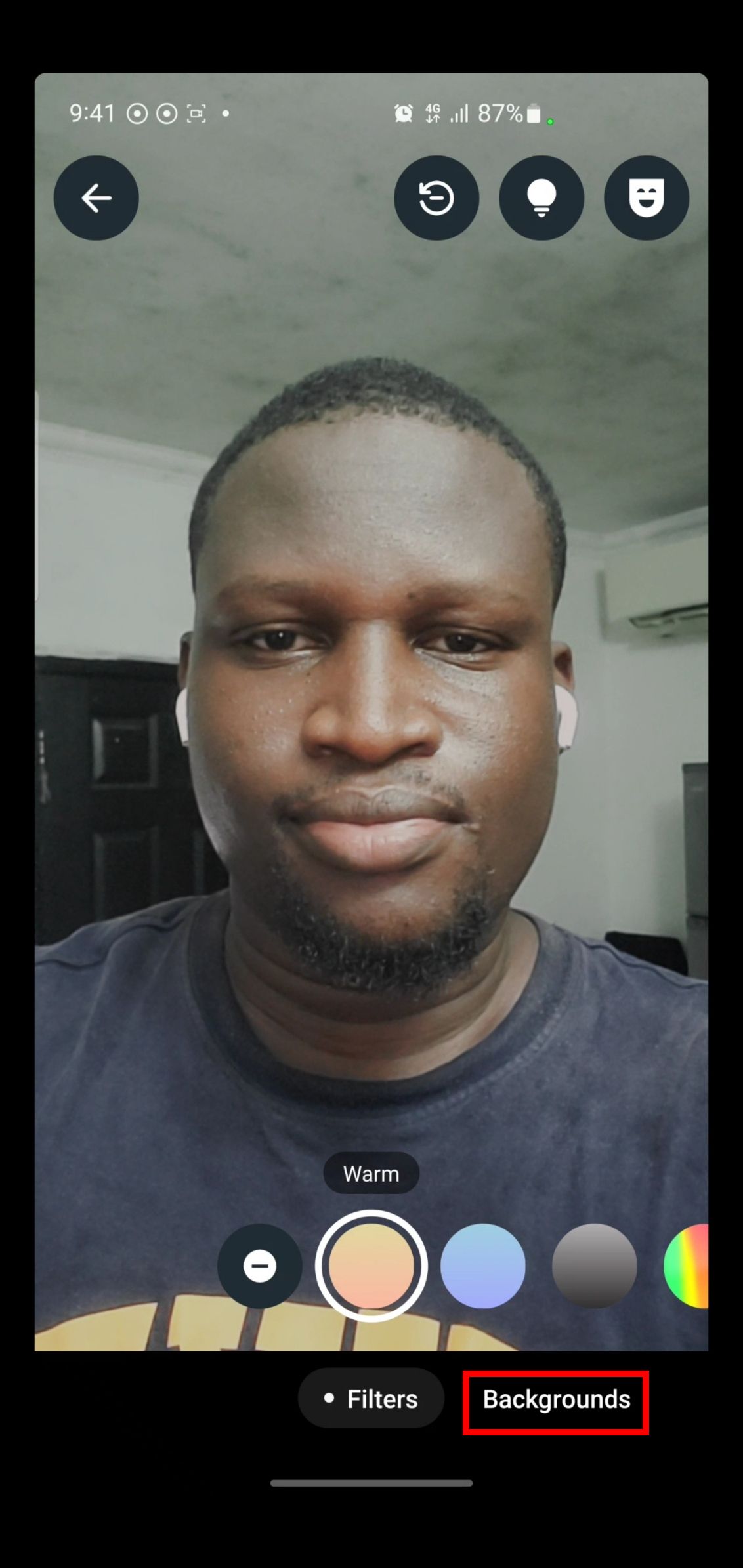 Выбор фона в видеозвонке WhatsApp.