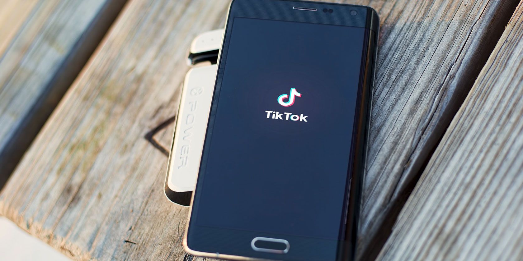 Как скачать видео TikTok на телефон и компьютер