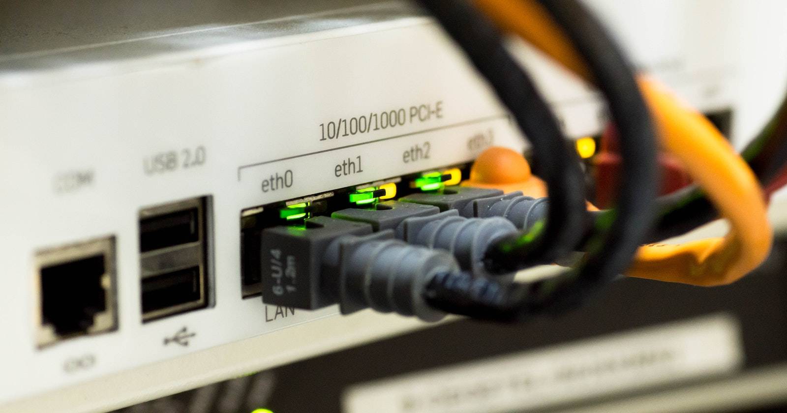 Cabos Ethernet múltiplos conectados