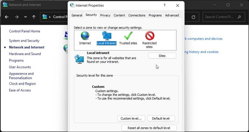 Диалог «Свойства браузера» с вкладкой «Безопасность» в Windows 11